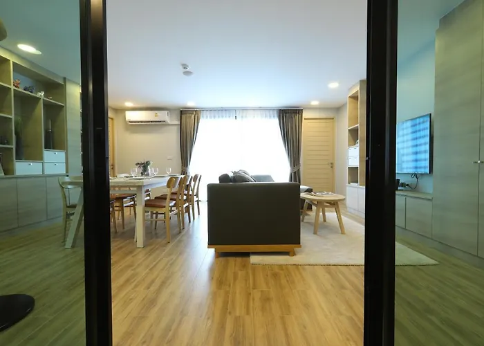 Glory Sukhumvit -asoke- Prompong- Bts- Mrt Aparthotel *