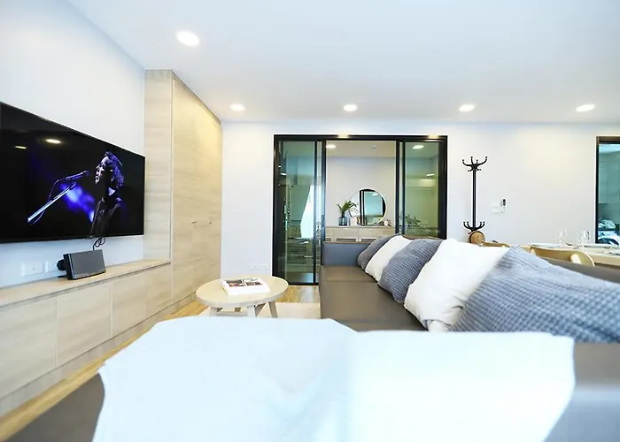 Glory Sukhumvit -asoke- Prompong- Bts- Mrt Aparthotel *